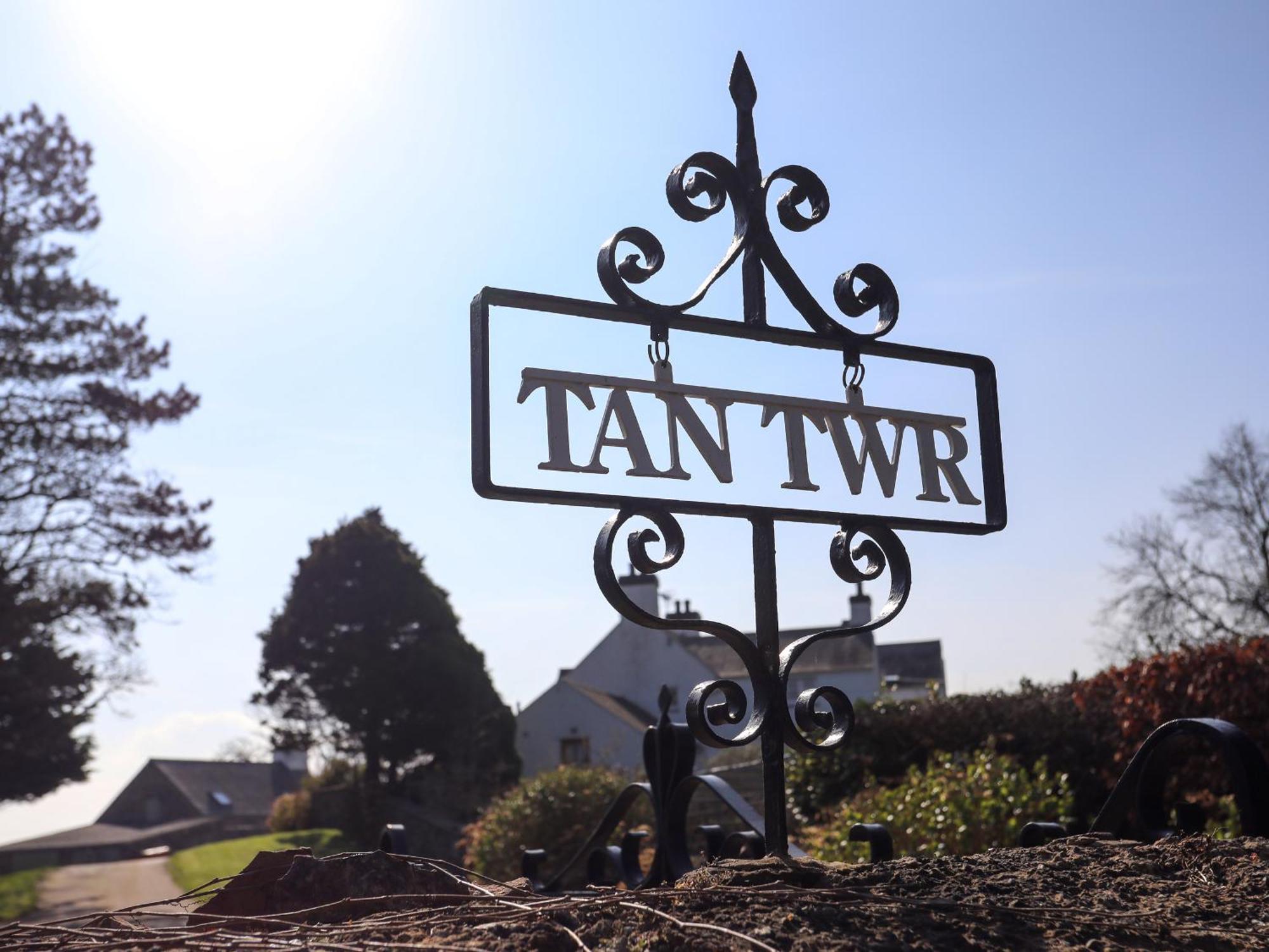 Tan Twr Farm Cottage Dwyran Екстериор снимка